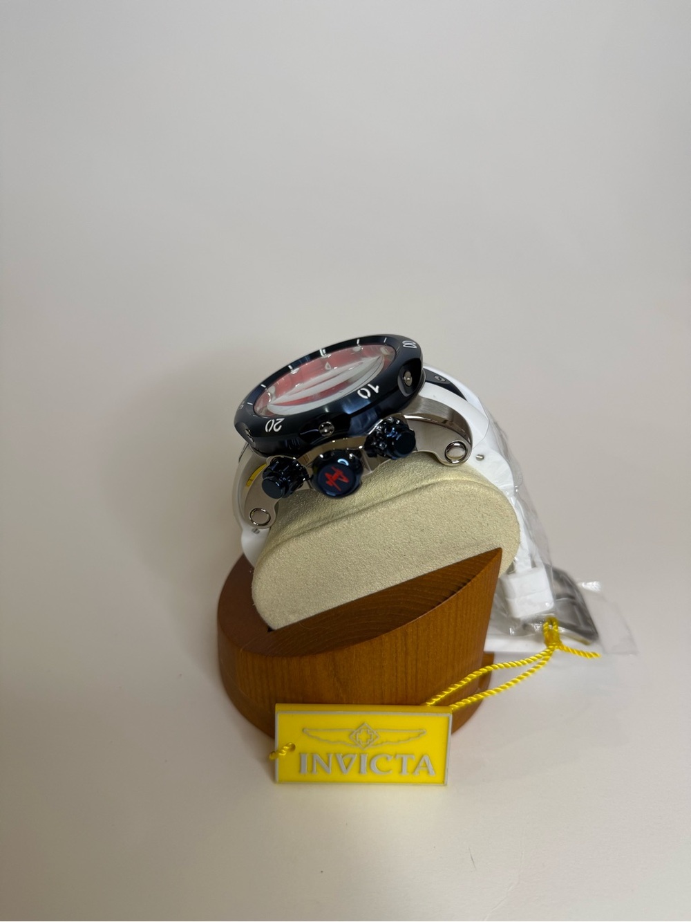 NWT Invicta Captain America Reserve Venom 32455 54mm Watch - Picture 3 of 7